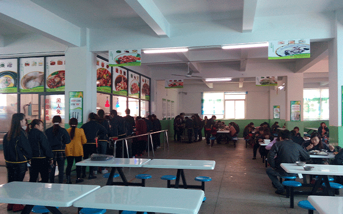 晉江嘉年華公司,晉江嘉年華公司食堂圖片,晉江嘉年華公司食堂環(huán)境,味萊客餐飲公司,食堂開(kāi)餐現(xiàn)場(chǎng)圖片