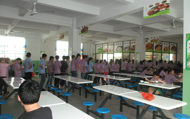 晉江嘉年華公司,晉江嘉年華公司食堂圖片,晉江嘉年華公司食堂環(huán)境,味萊客餐飲公司,食堂開(kāi)餐現(xiàn)場(chǎng)圖片