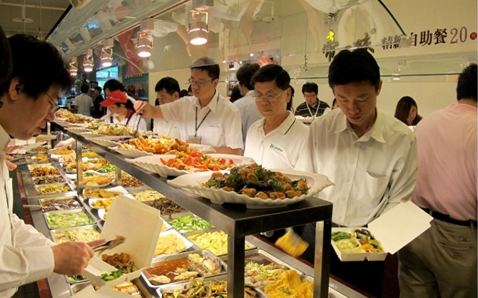 食堂自助餐圖片
