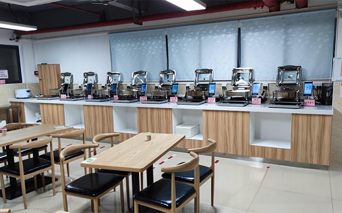 企業(yè)內(nèi)部高管自助餐食堂圖片