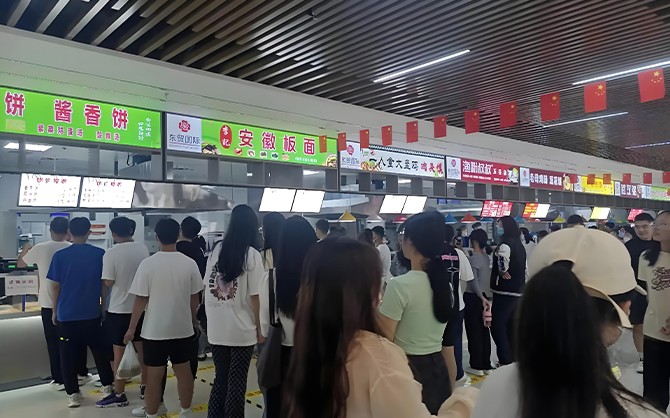 職工餐廳內(nèi)部圖片