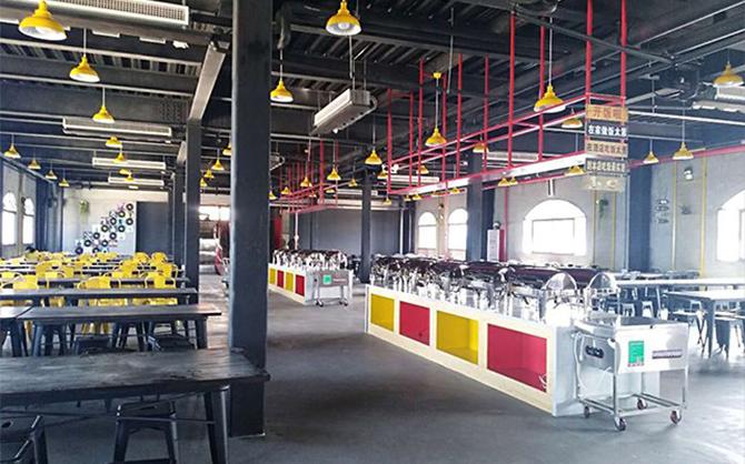 承包大學食堂現場環境圖片