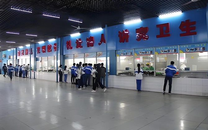 大學(xué)食堂圖片,大學(xué)餐廳圖片