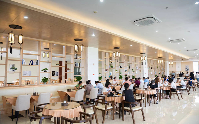 提高食堂服務(wù)水平和飯菜質(zhì)量