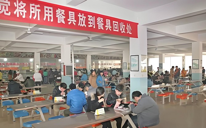 員工食堂就餐現場圖片