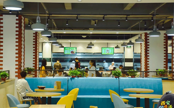 食堂服務質量的關鍵因素：服務態度與溝通技巧