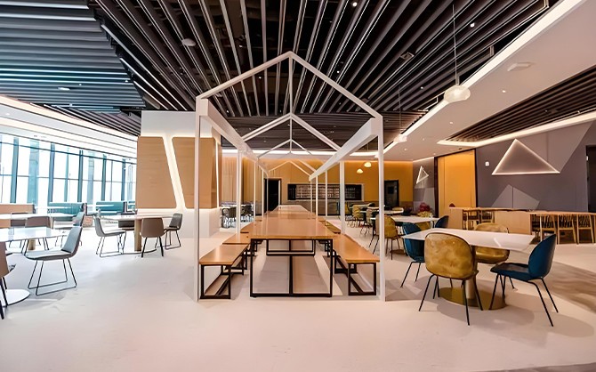 我最近在一大學(xué)食堂承包了兩個(gè)檔口